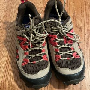 Patagonia hiking shoes women’s size 7.5 with vibram soles neutral lace up